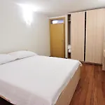 古桥公寓 *