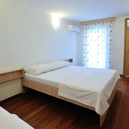 Old Bridge Apartment